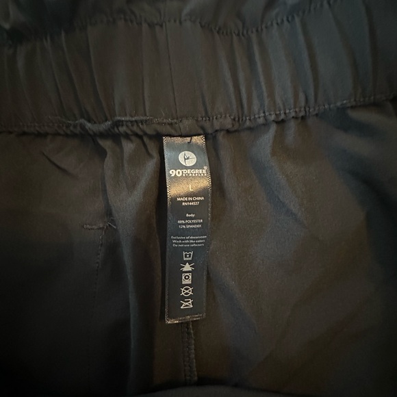 Stylish Black Women's Shorts Belted - Picture 7 of 7